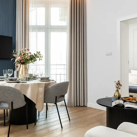 Old Town Perfect Boutique Apartment Ac Wifi Parking Balcony 아파트 *