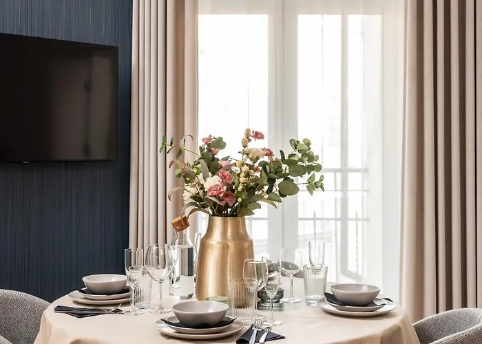 Old Town 5min Main Market Square Perfect Ac Wifi Parking Balcony דירה *