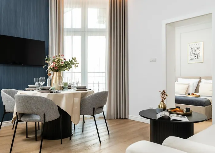 Old Town 5min Main Market Square Perfect Ac Wifi Parking Balcony דירה *