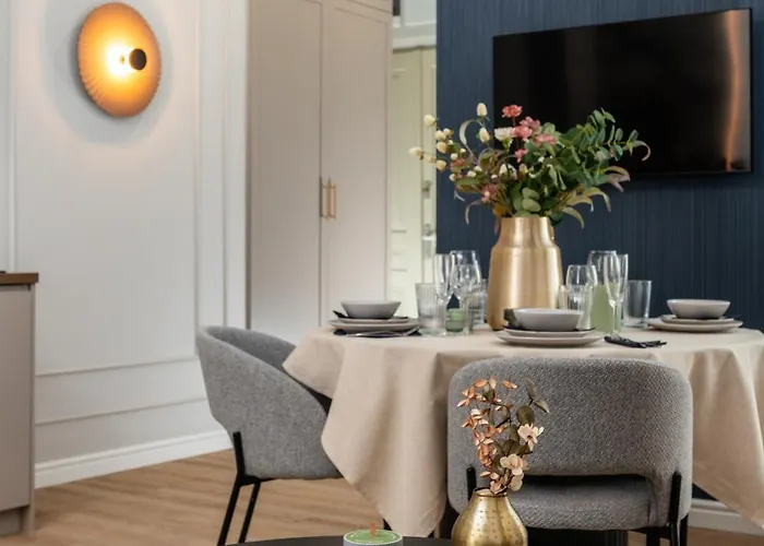 Old Town 5min Main Market Square Perfect Ac Wifi Parking Balcony דירה *