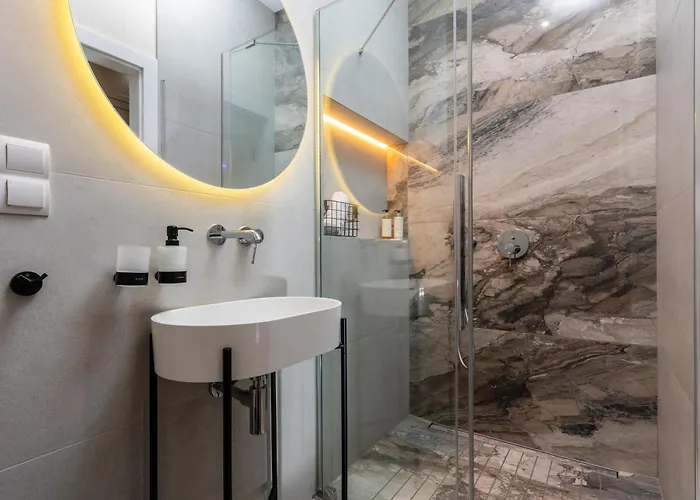 Old Town 5min Main Market Square Perfect Ac Wifi Parking Balcony דירה קרקוב